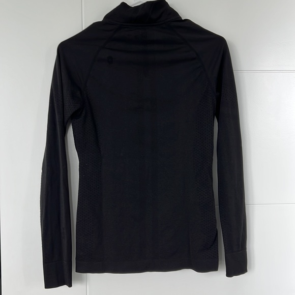 Figs Salta Seamless 1/4 Zip in XS - Picture 4 of 6